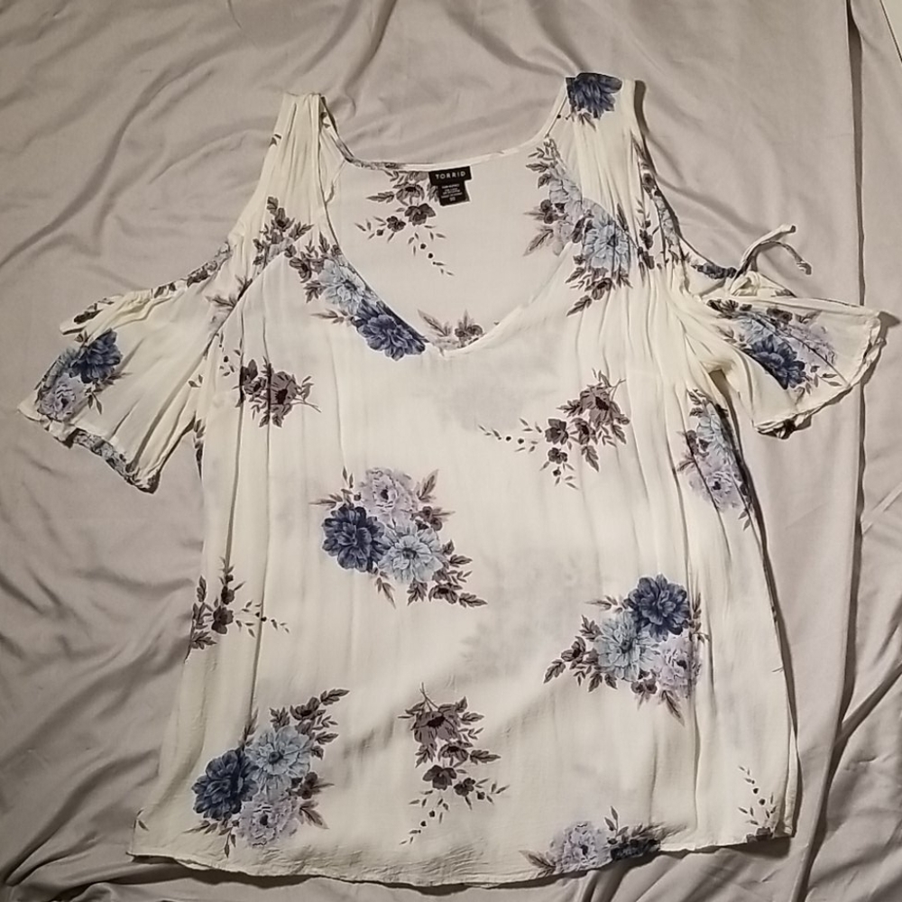 Torrid cold shoulder top